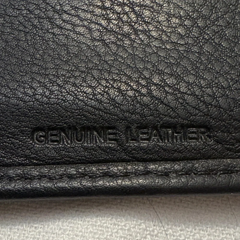Roundtree & Yorke Classic Black Leather Card Holder